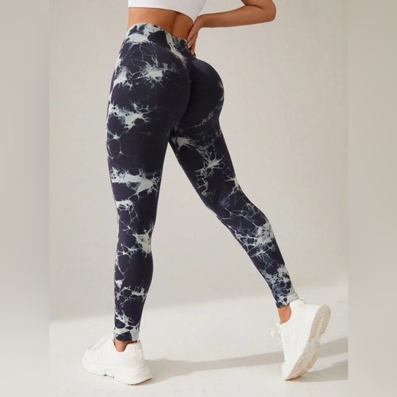 Stylish Black Tie-Dye Women's Leggings, size L - Picture 2 of 12